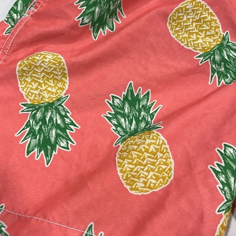 NWOT Old Navy Pineapple Swim Trunks.  Size M medium 30/32 men’s